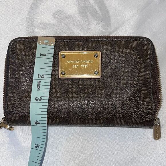 Michael Kors Initial Wristlet/Walker. Size Small. Brown/Tan‎ - Picture 8 of 8